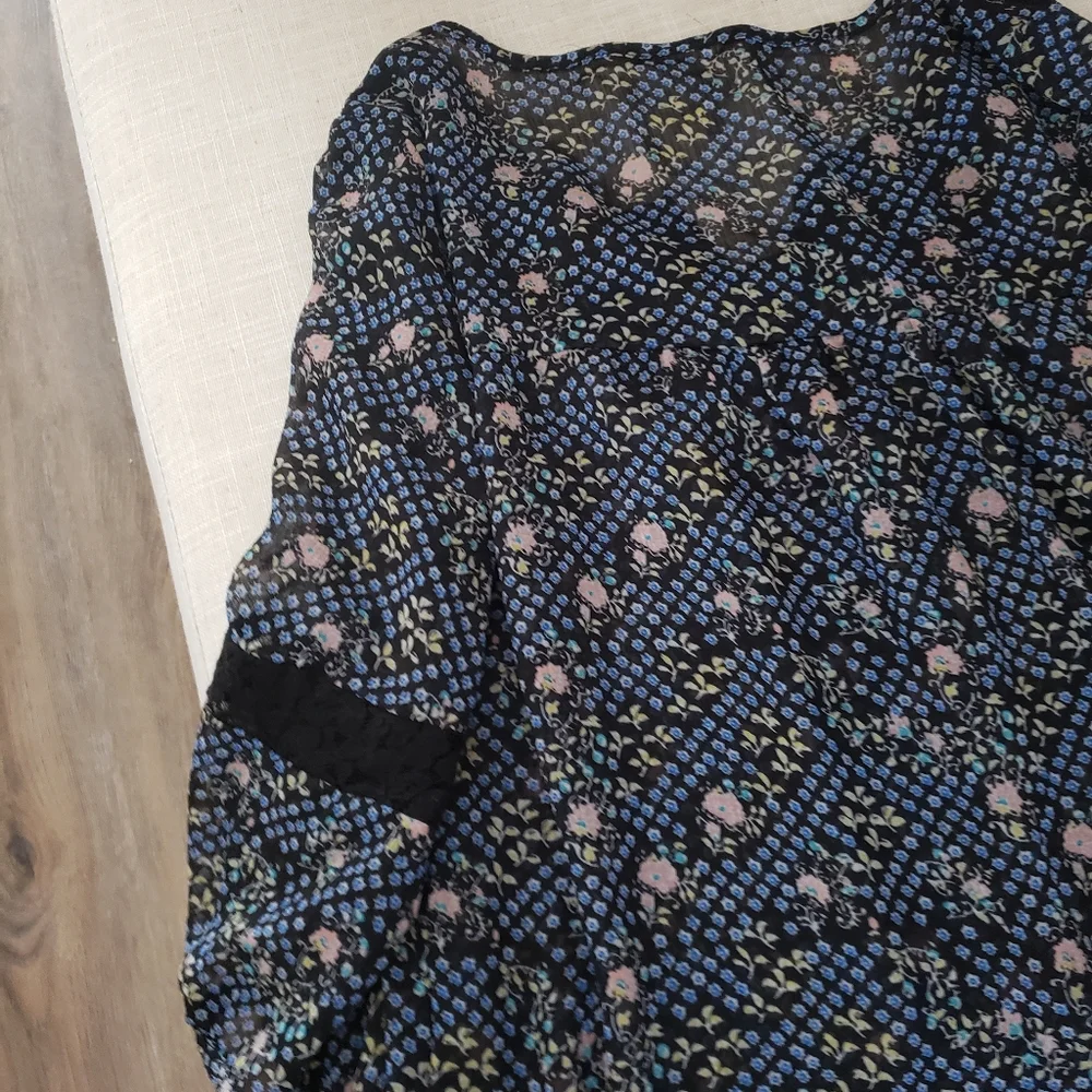 Mossimo Supply Co Hi Lo Quarter Sleeve Top - Picture 5 of 9